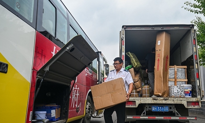 “民生工程一线纪行（一）｜快递进村山货进城双向畅行